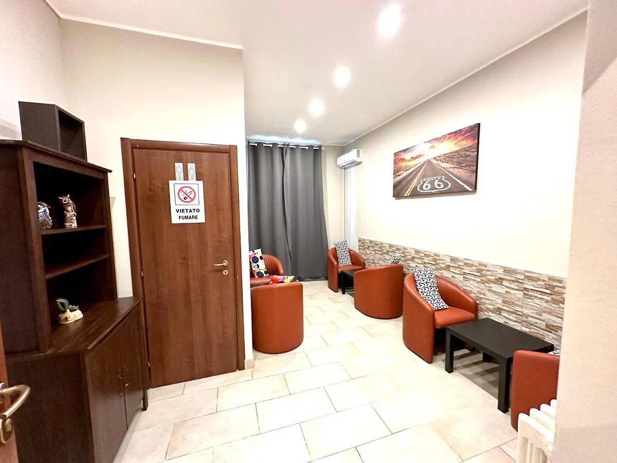 Carlo Goldoni Hotel Milano 2*,  İtalya
